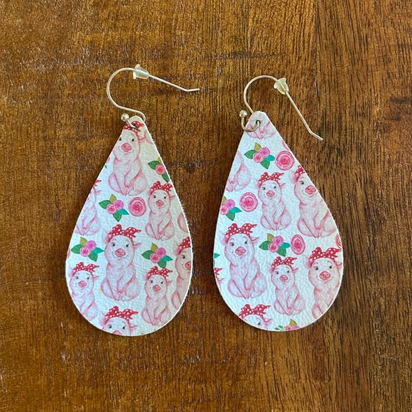 Pig with Bandanna Earrings - Picture 2 of 5